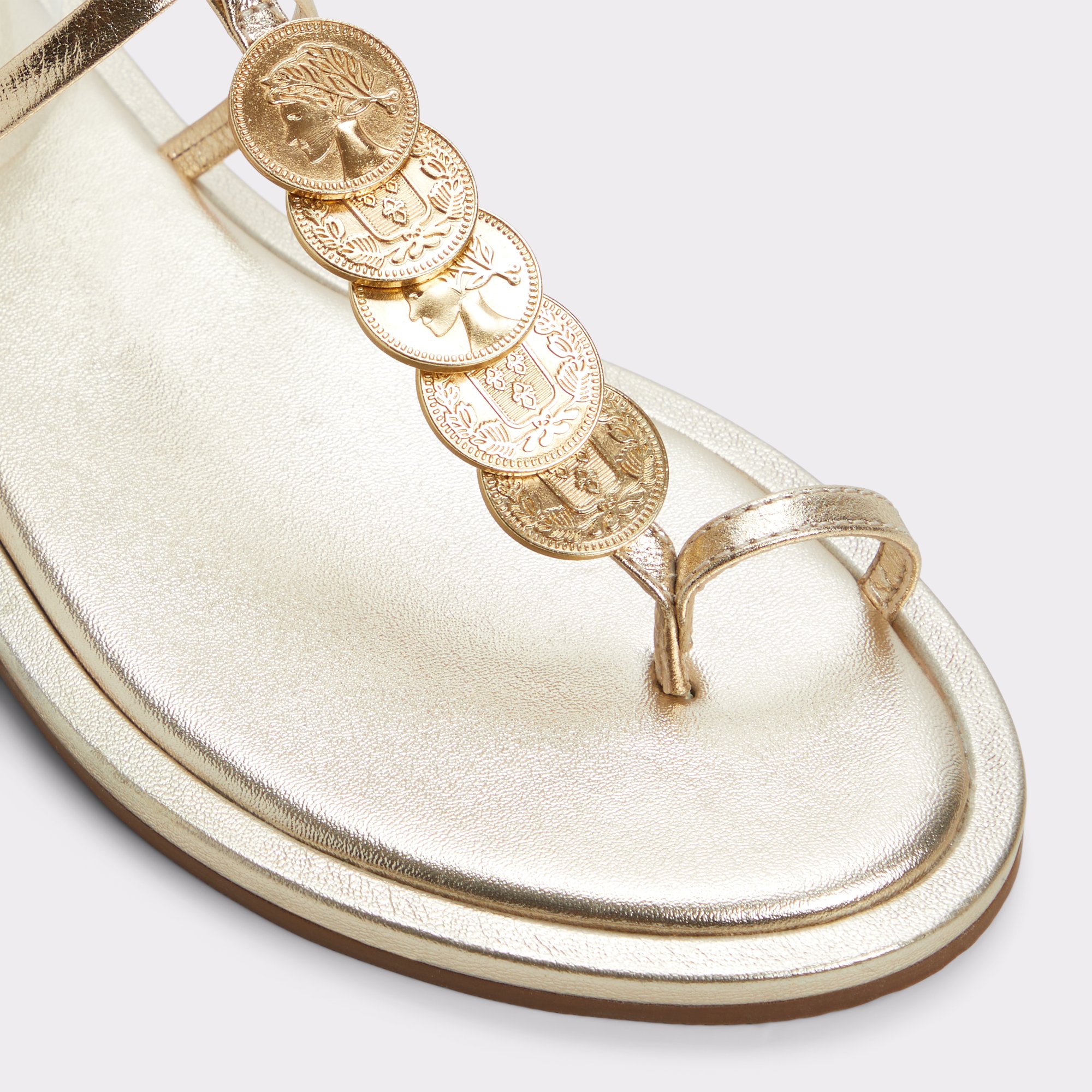 Artemisa Gold Women's Travel essentials | ALDO US