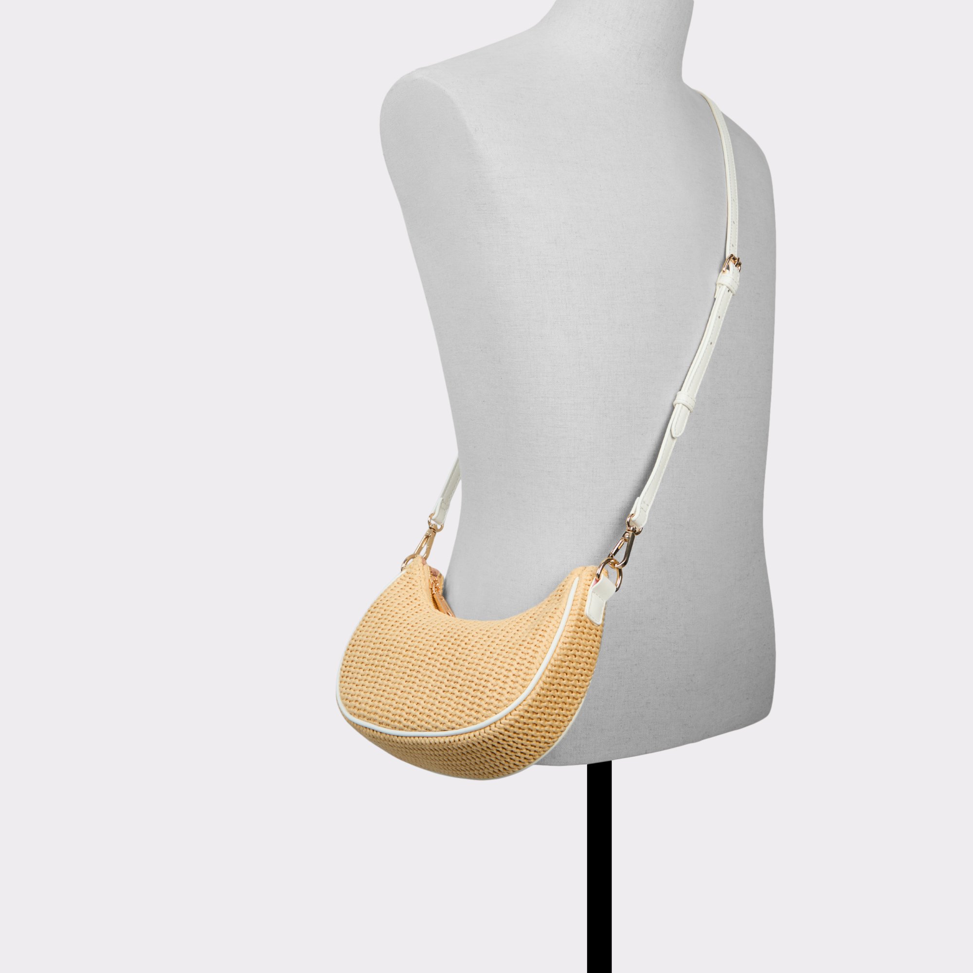 大人気！【ALDO】Beachglowx ショルダーバッグ（送料込追跡可） ALDO Beachglowx Medium Shoulder Bag - Macy's