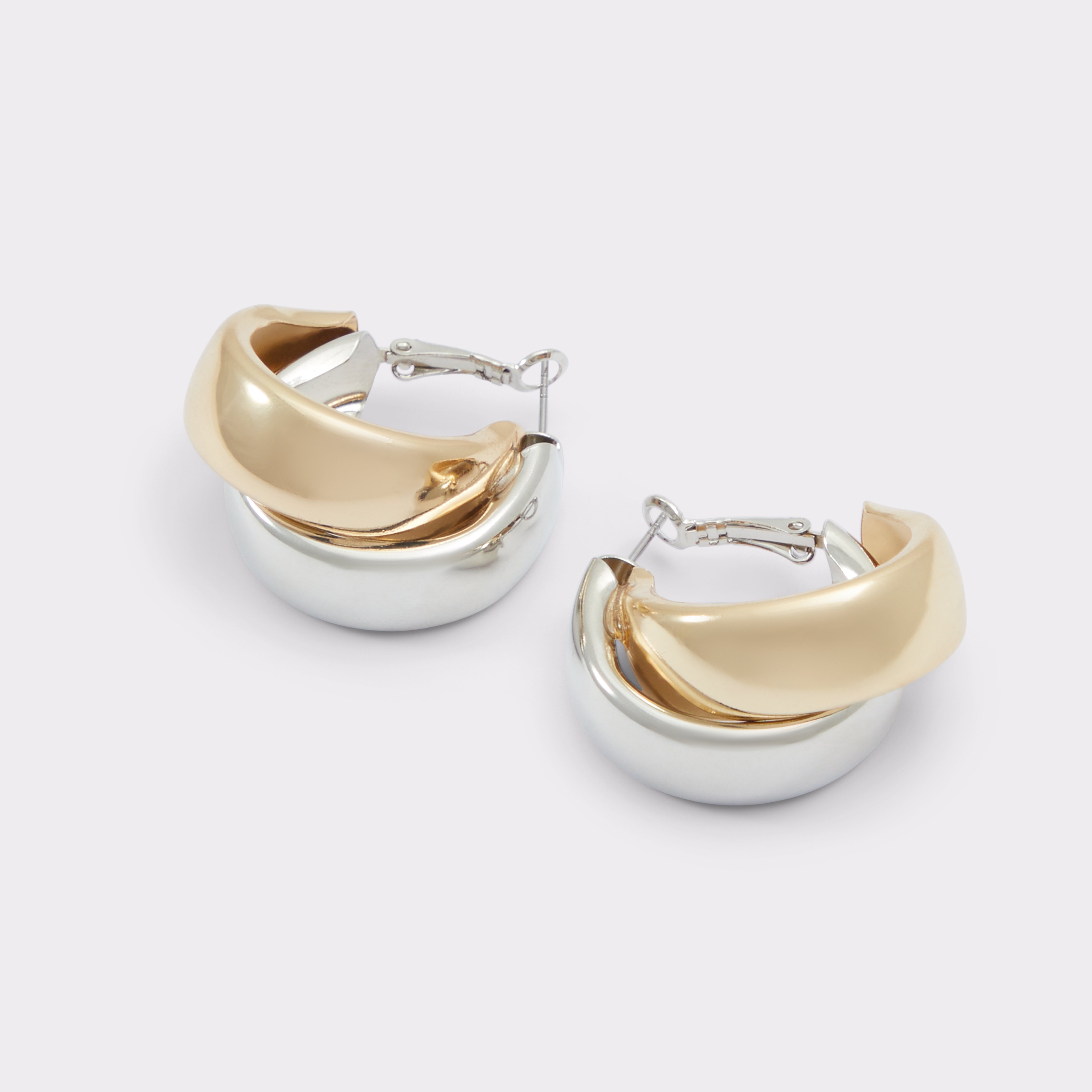大人気定番商品 OLLEBOREBLA♥️ ぶたさん立体アップリケビーズ