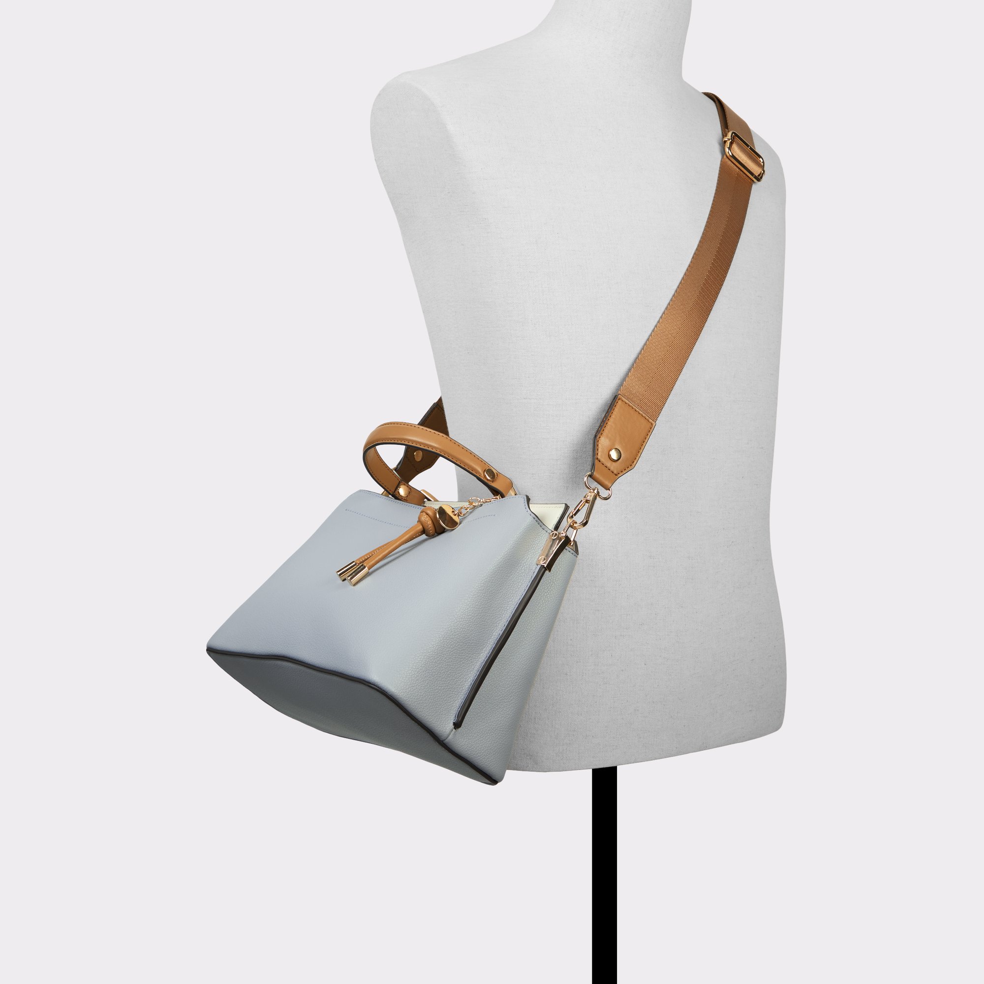 Bernardossx Bleu Femmes Sacs fourre-tout | ALDO Canada