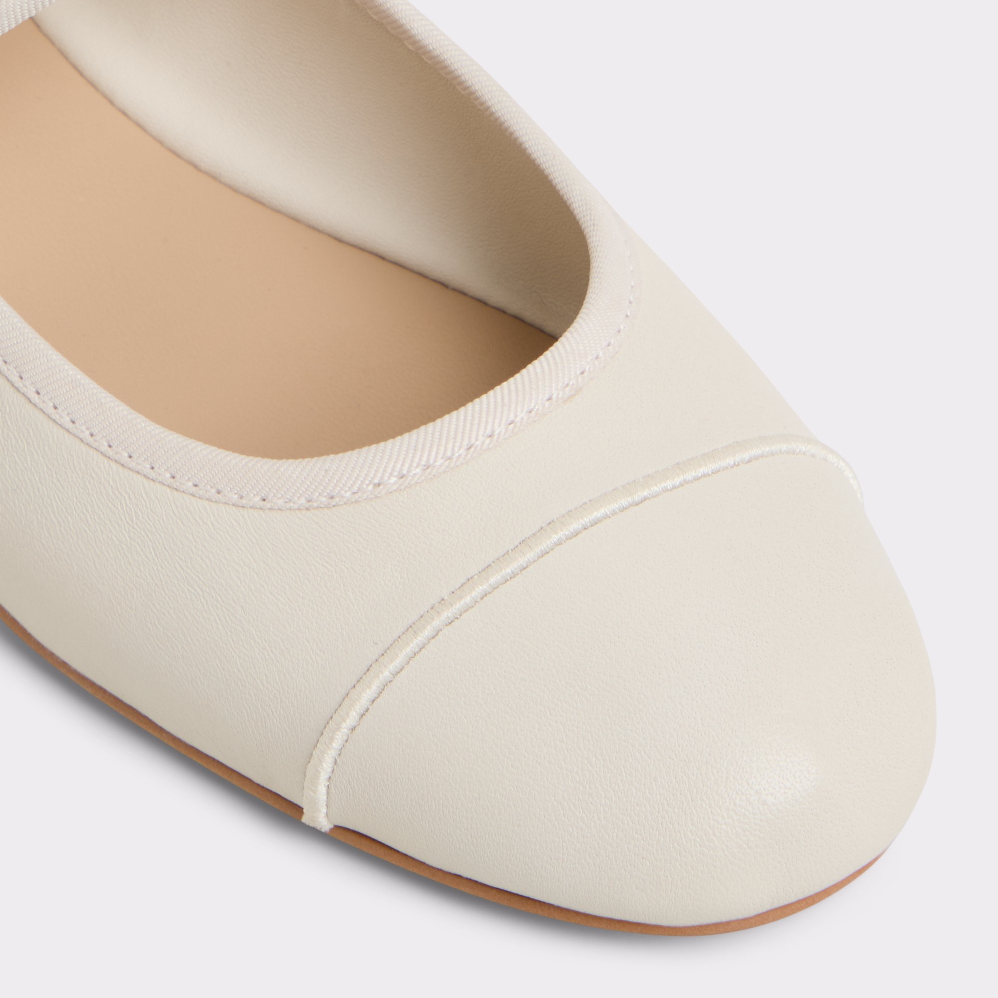Caylyn Blanc Femmes Talons plats | ALDO Canada