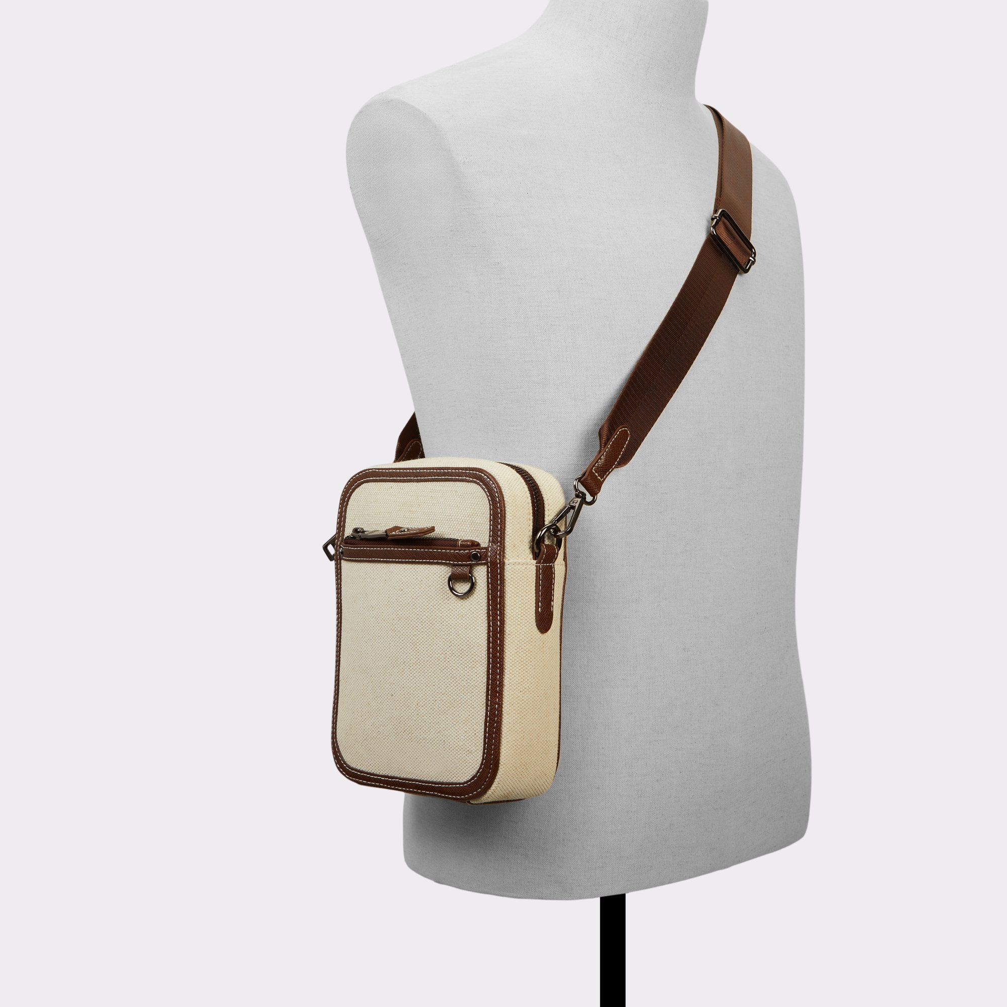 【ALDO】マルチ素材☆Clublifeex☆爽やかデザインクロスボディー Clublifeex Brown Men's Aldo Sport Club | ALDO US