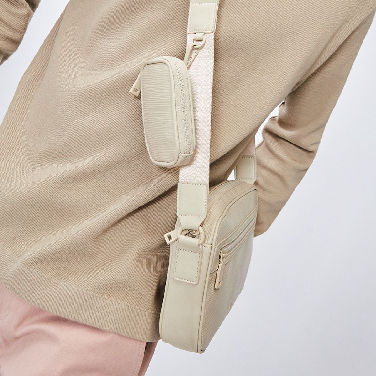 Dolnoto Light Beige Men's Bags & Wallets | ALDO US