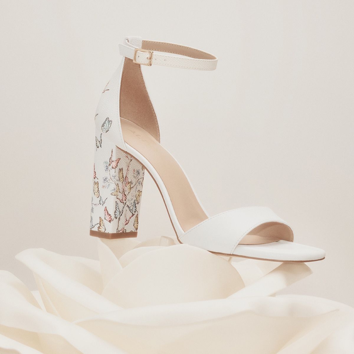 Enaegyn White Multi Women's Strappy sandals | ALDO Canada