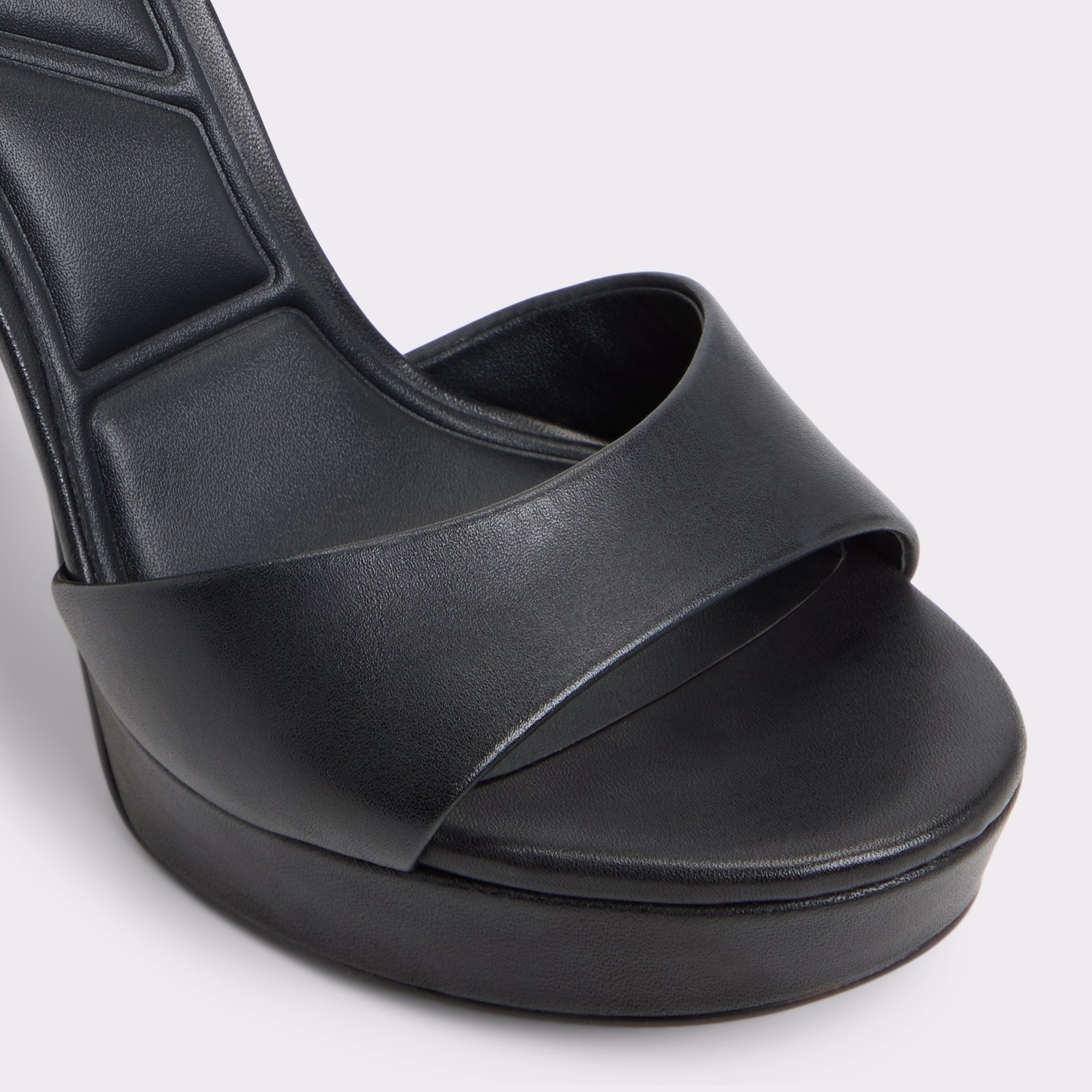 【ALDO】ブロックヒールEnaegyn2.0本革プラットフォームサンダル Enaegyn2.0 White/Bone Women's Platform Shoes | ALDO US