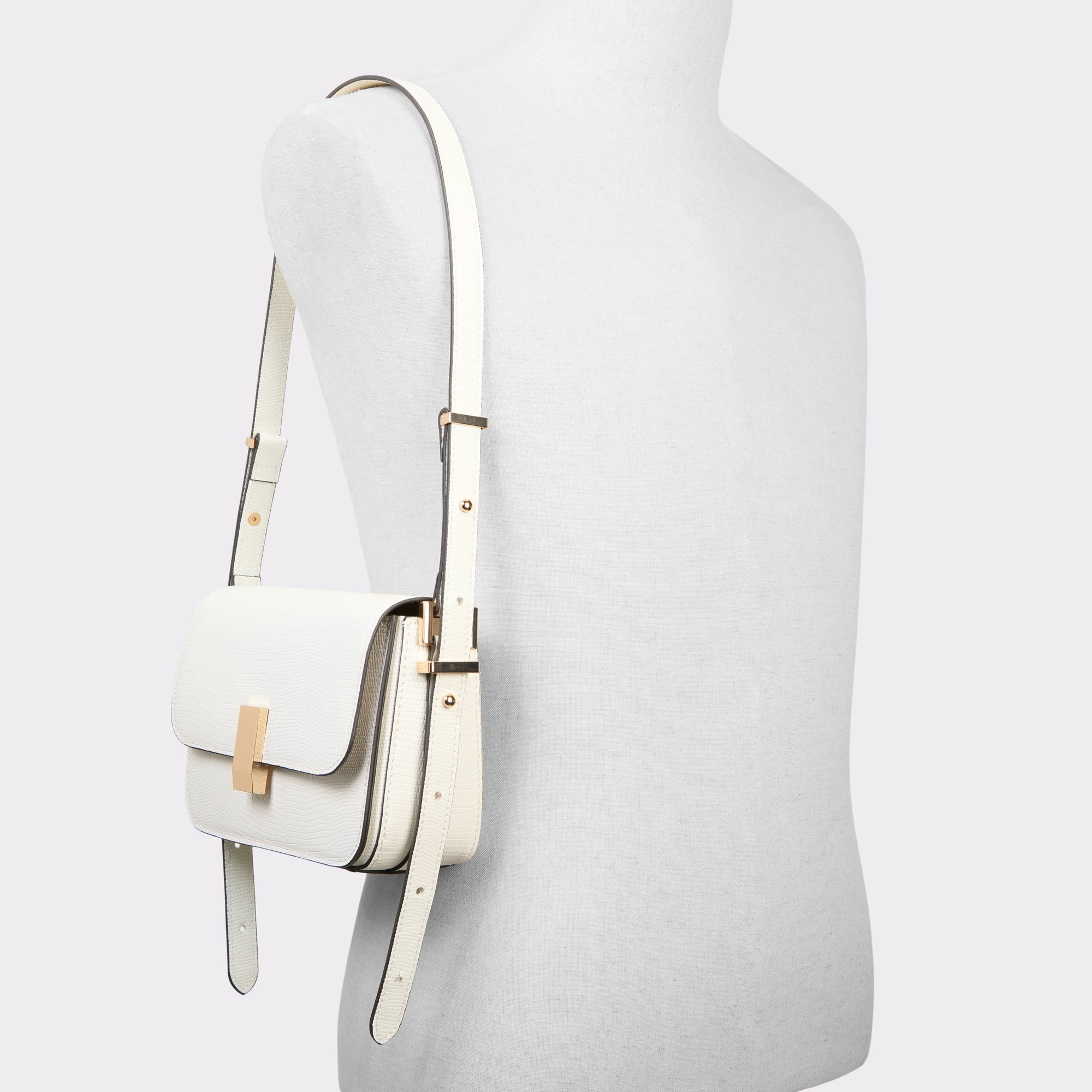 Eteiniix White Women's Shoulder Bags | ALDO Canada