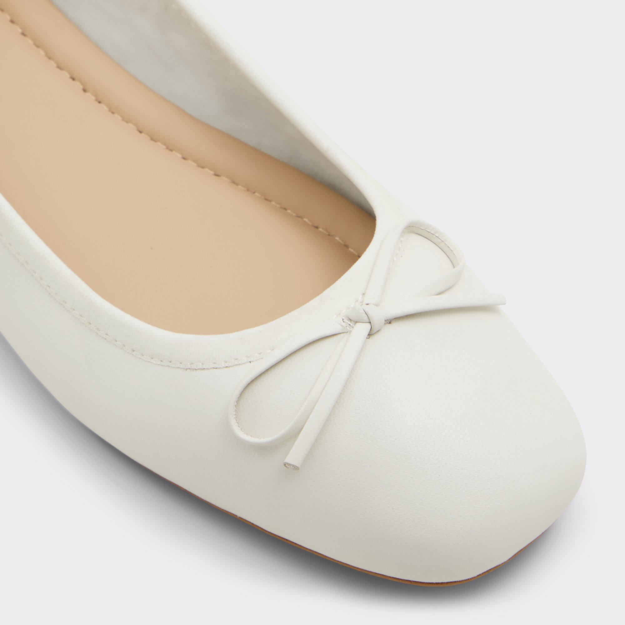 Evelinna White/Bone Women's Ballet Flats | ALDO Canada