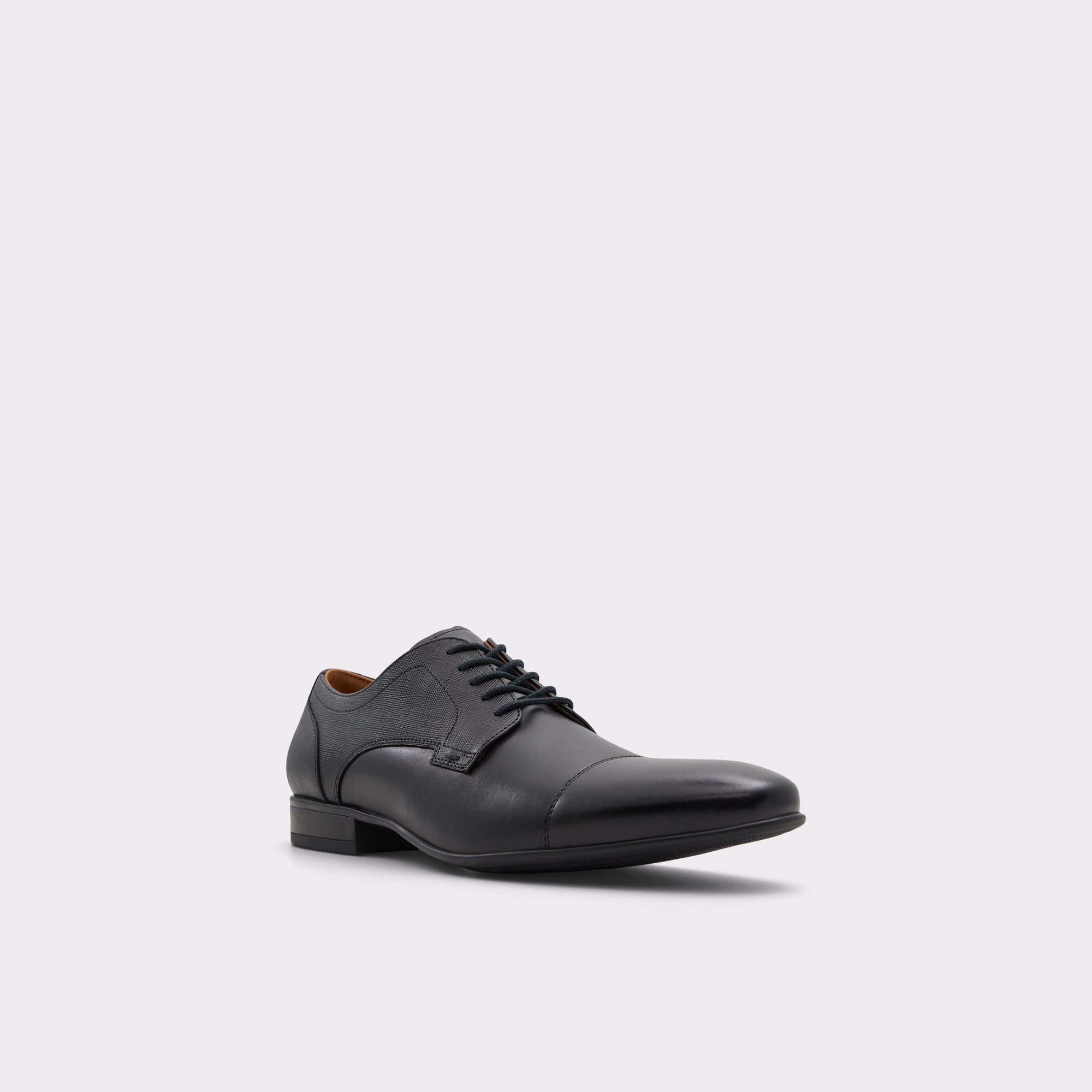 Aldo Nisien offers Oxford Black