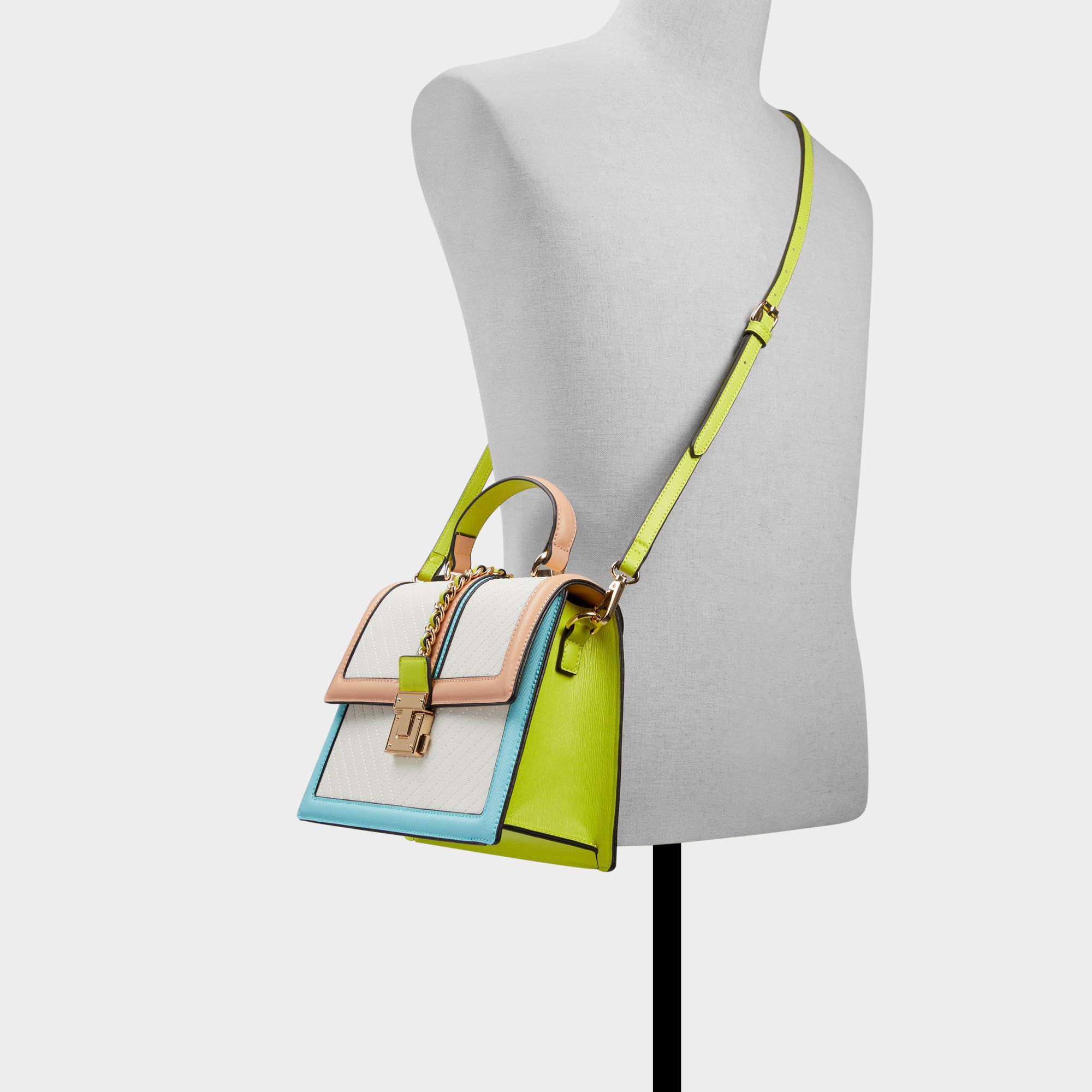 【追跡あり!】ALDO Hennahx トップハンドルバッグ ☆ パイソン柄 追跡あり!】ALDO Hennahx トップハンドルバッグ ☆ パイソン柄