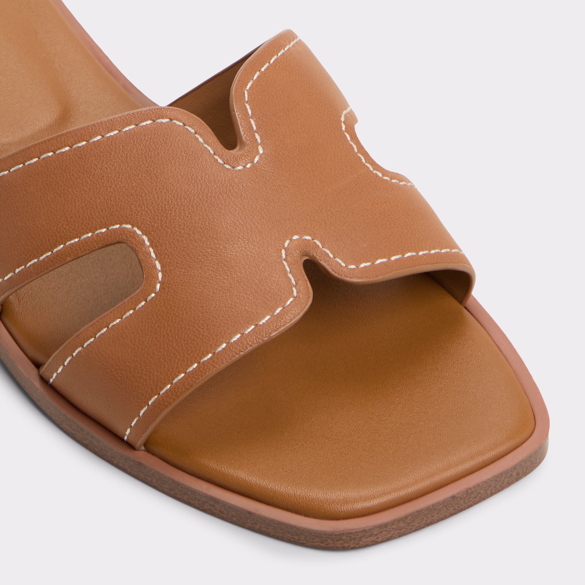 Itsandal Marron Moyen Femmes Sandales à talon plat | ALDO Canada