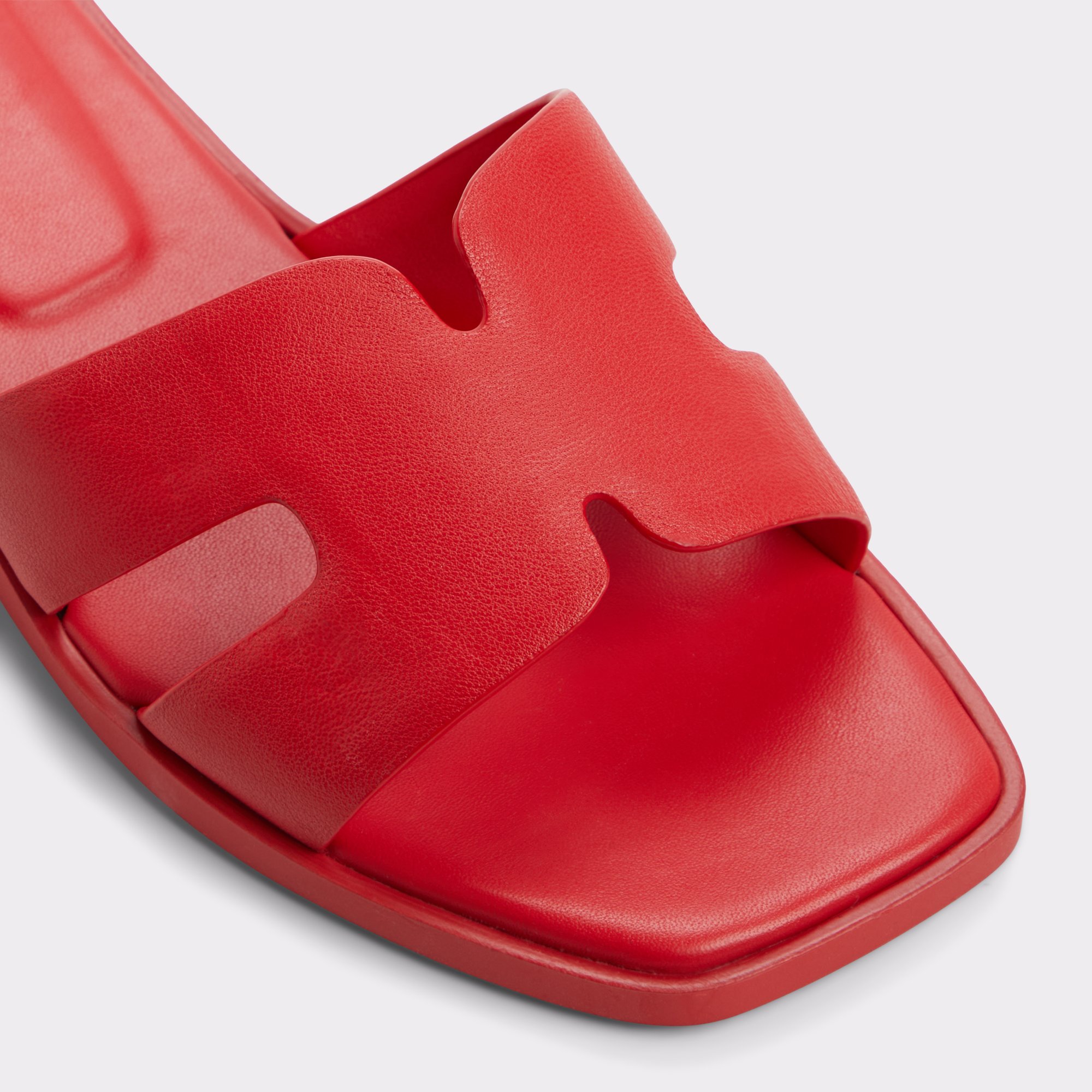 Itsandal Rouge Vif Femmes Sandales à talon plat | ALDO Canada