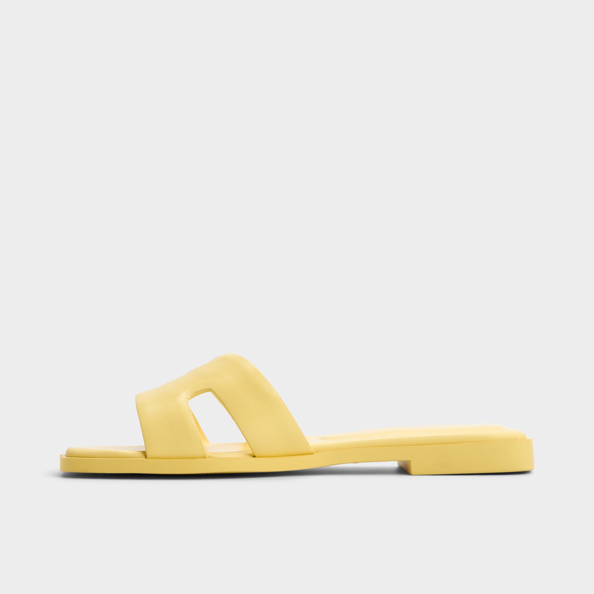 itsandal_yellow_700-001-