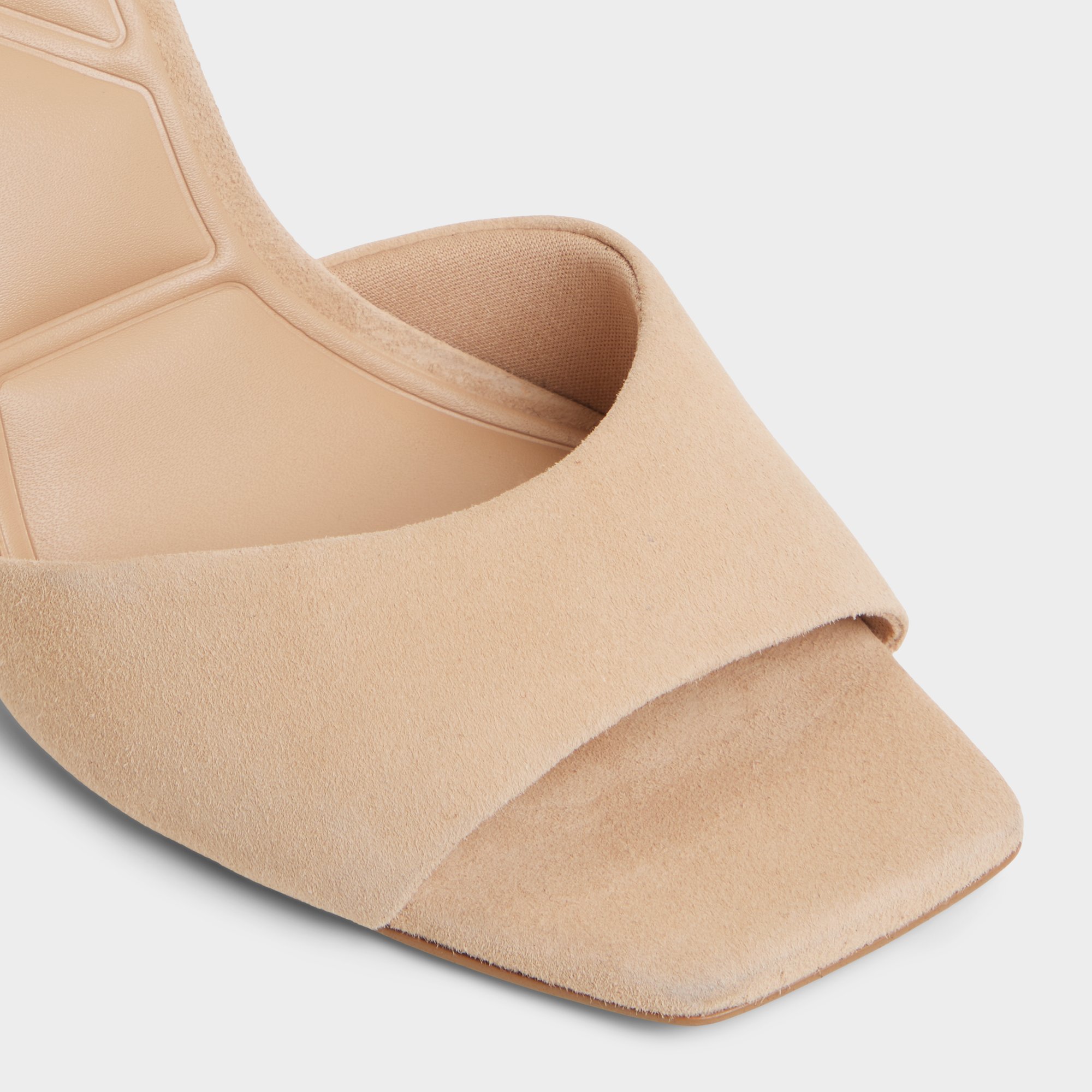 Jennifer Beige Moyen Femmes Mules a talons | ALDO Canada