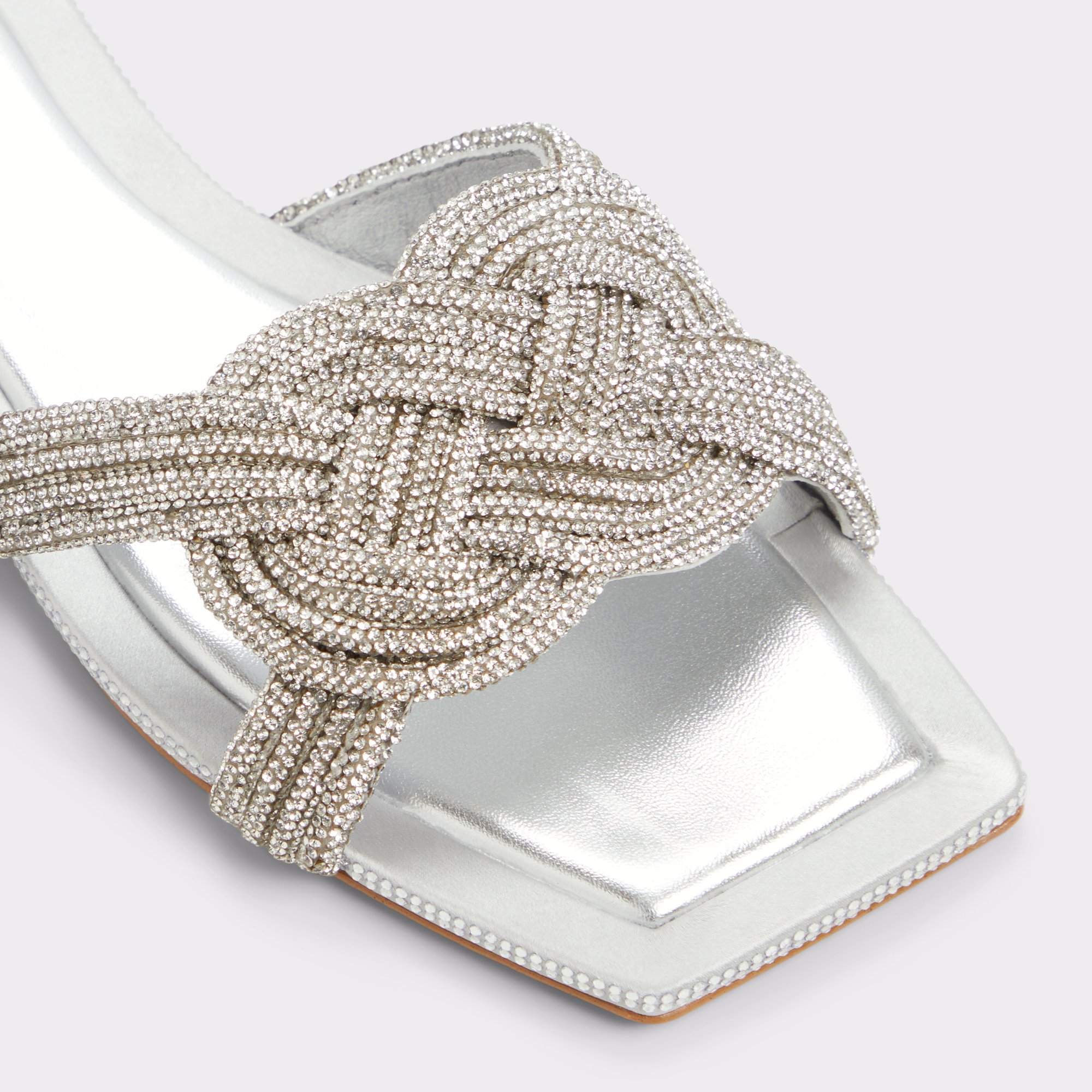【ALDO】この夏ぴったり☆Karlina スライド サンダル Karlina Silver Women's Iridescent metallics | ALDO US
