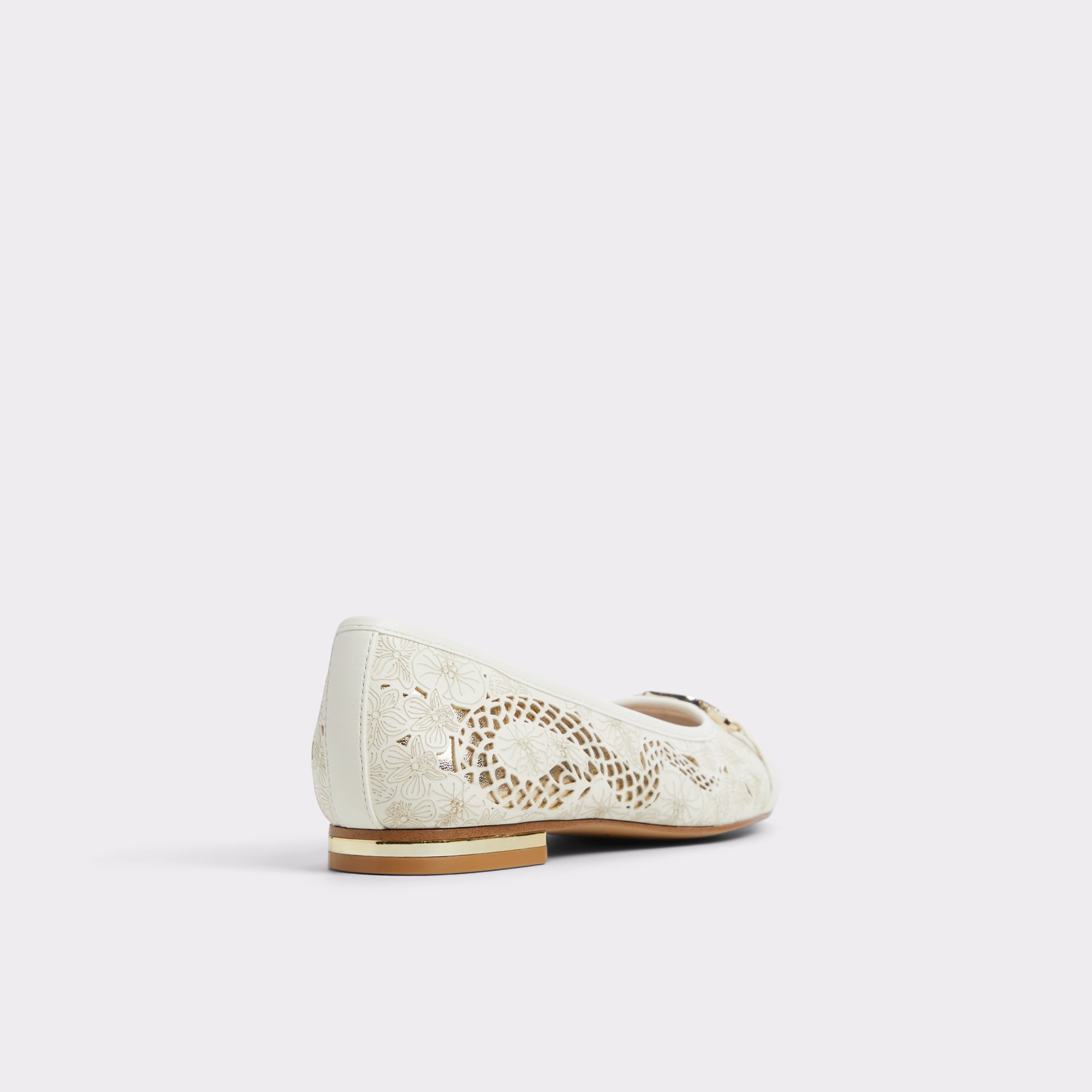 ALDO スクエアトゥ フローラル バレリーナ フラット Krishelle Krishelle White/Multi Women's Ballet Flats | ALDO US