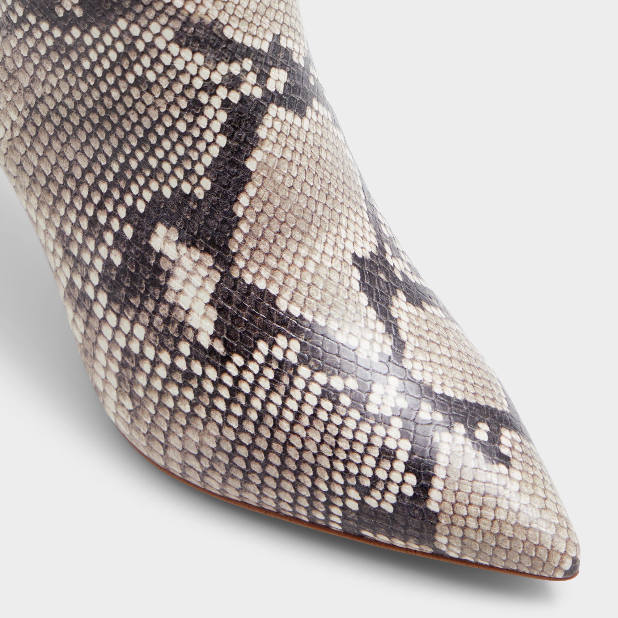 【ALDO】本革 パイソン☆Laroche☆ポインティッド・ロングブーツ Laroche Beige Overflow Women's Tall Boots | ALDO US