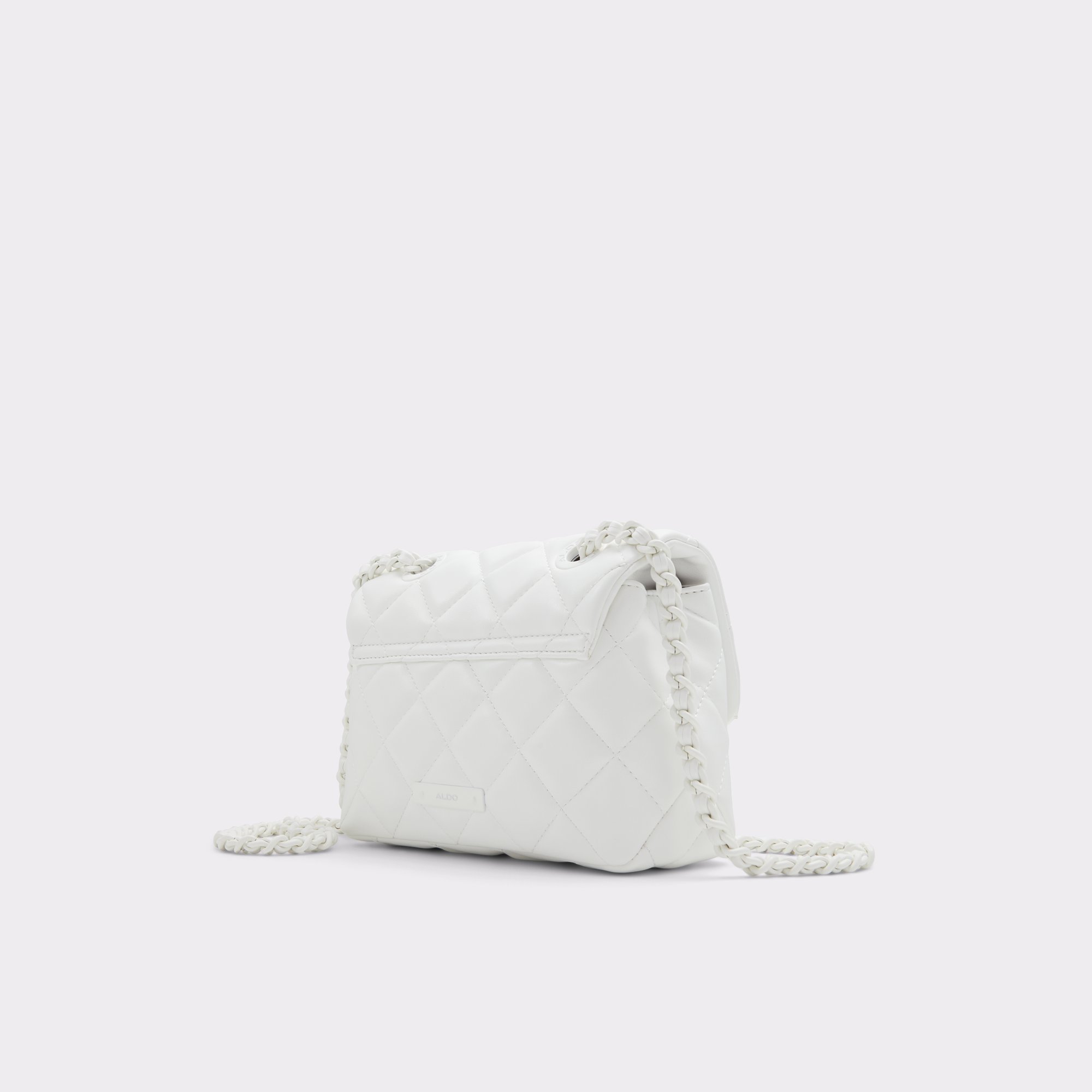 White quilted shop chain bag