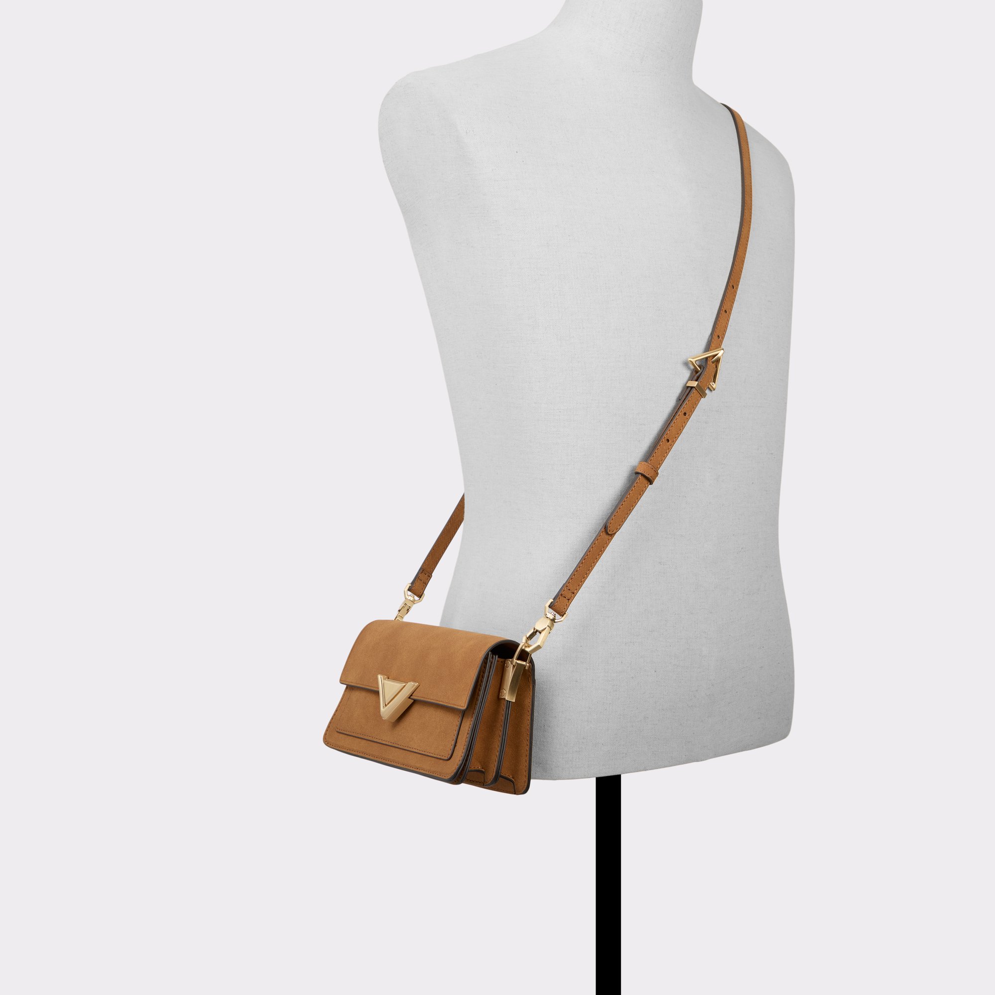 Luxehandle Cognac Femmes Sacs à l'épaule | ALDO Canada