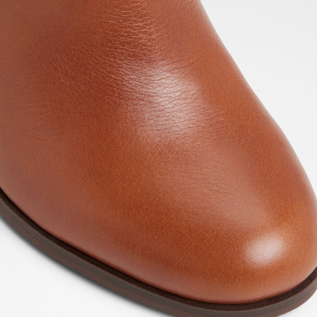 Noemia bota de mujer