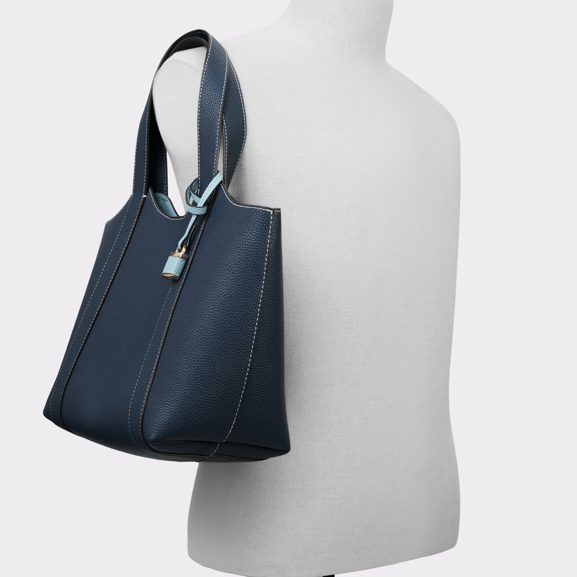 Rowsleyyx Marine Femmes Sacs fourre-tout | ALDO Canada