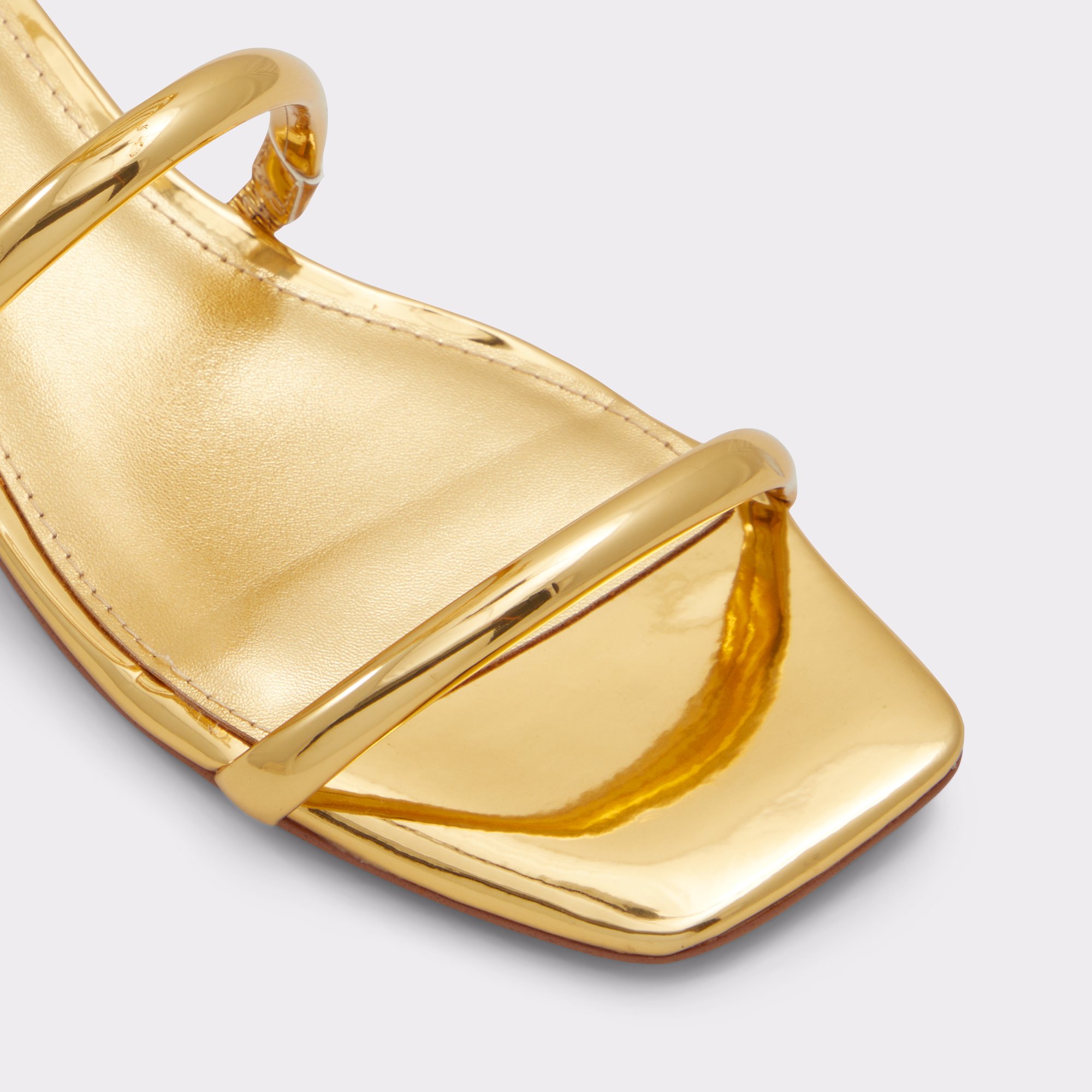 Spinna Gold Women's Strappy sandals | ALDO Canada