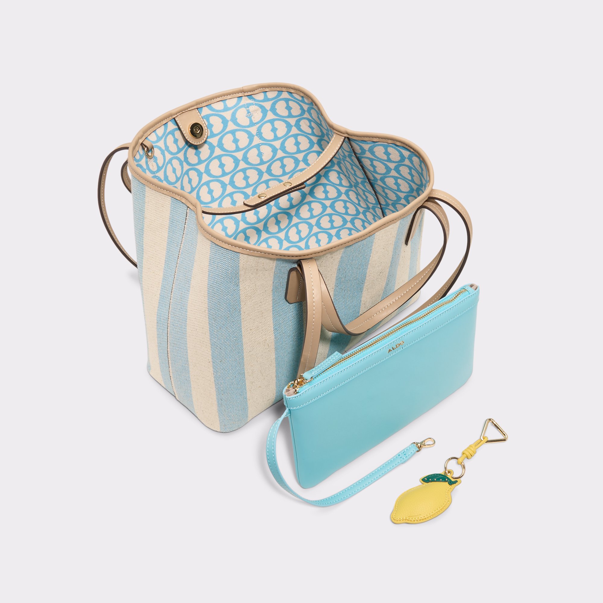 Summertote Bleu Clair Femmes Sacs fourre-tout | ALDO Canada