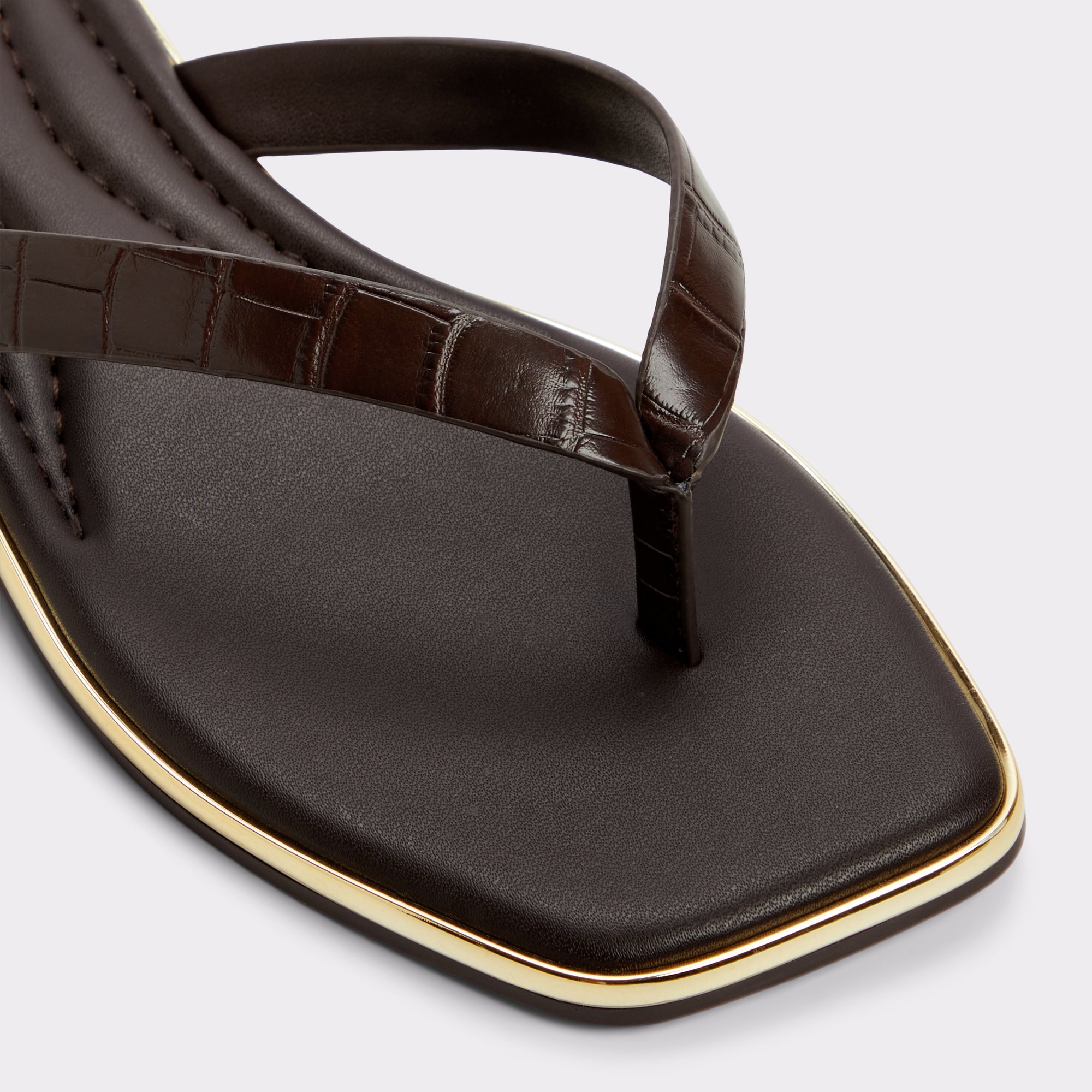 Theao Marron Foncé Femmes Sandales tongs | ALDO Canada