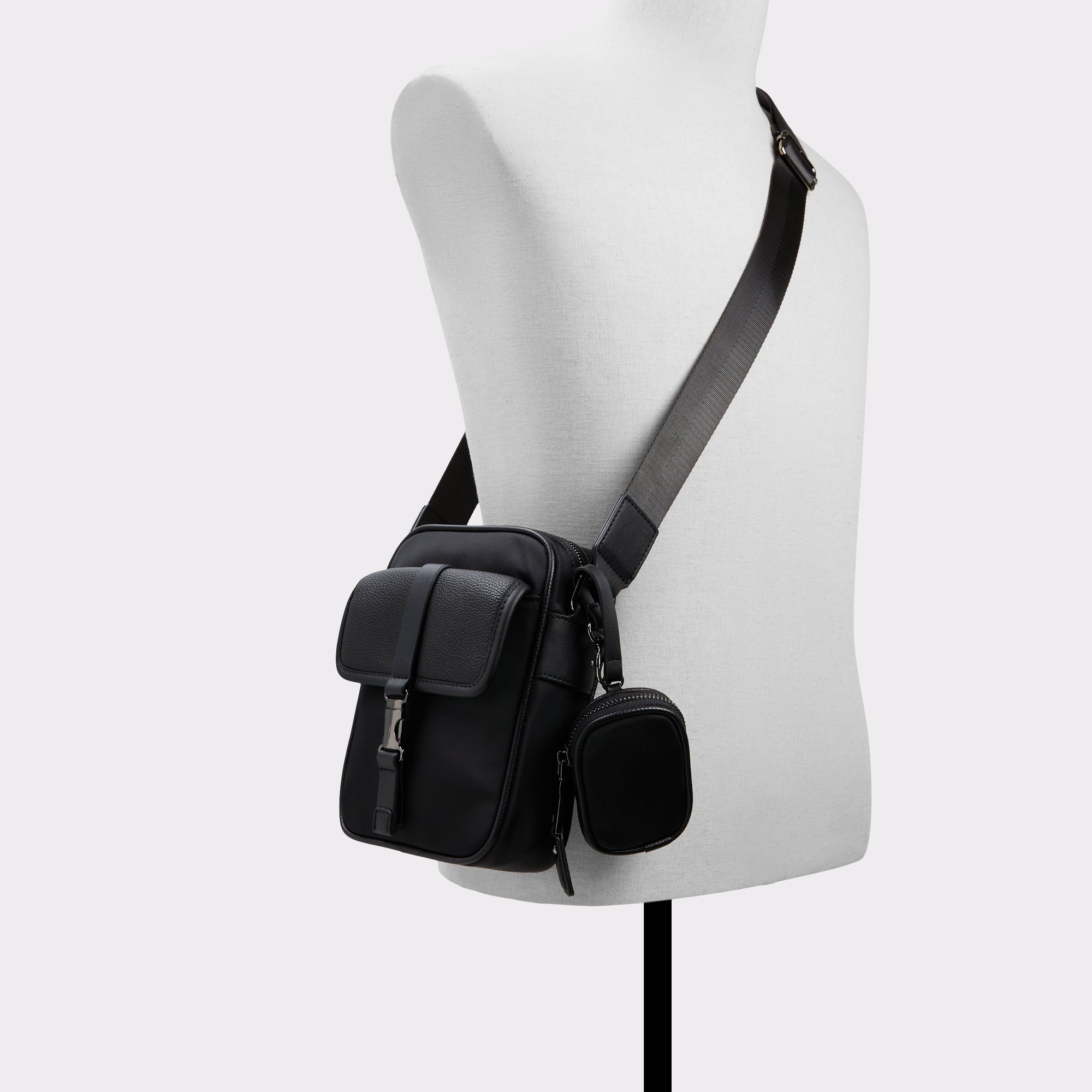 [ALDO] Traregx クロスボディバッグ ポーチ Traregx Black Men's Bags & Wallets | ALDO Canada