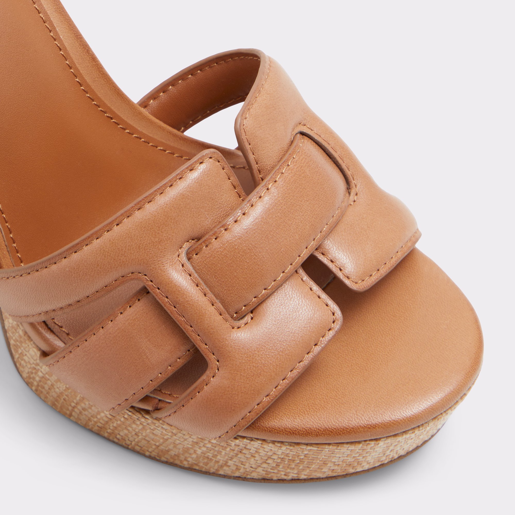 Valaberel Marron Moyen Femmes Sandale à lanières | ALDO Canada