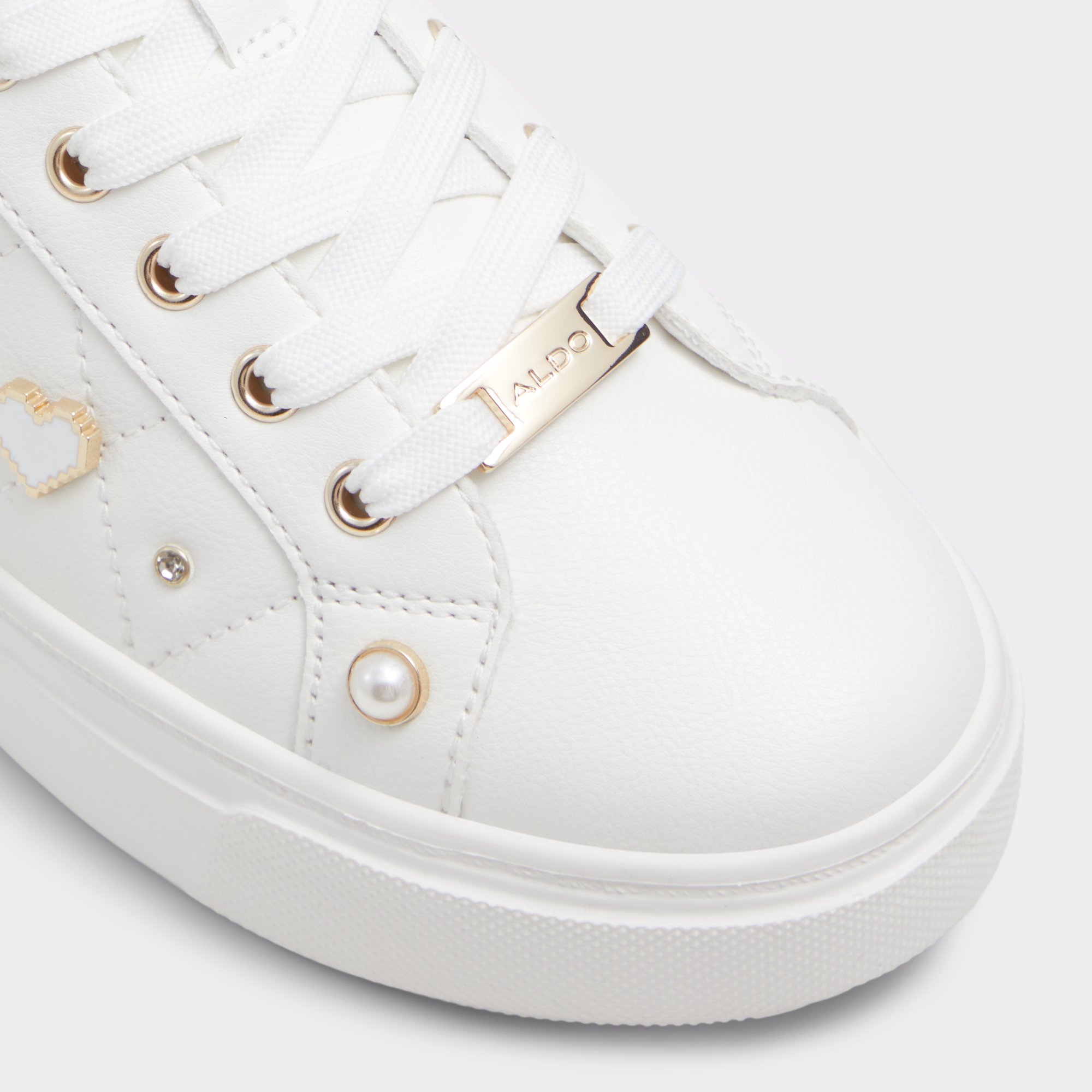 Visuetti White Women's Low top sneakers | ALDO Canada