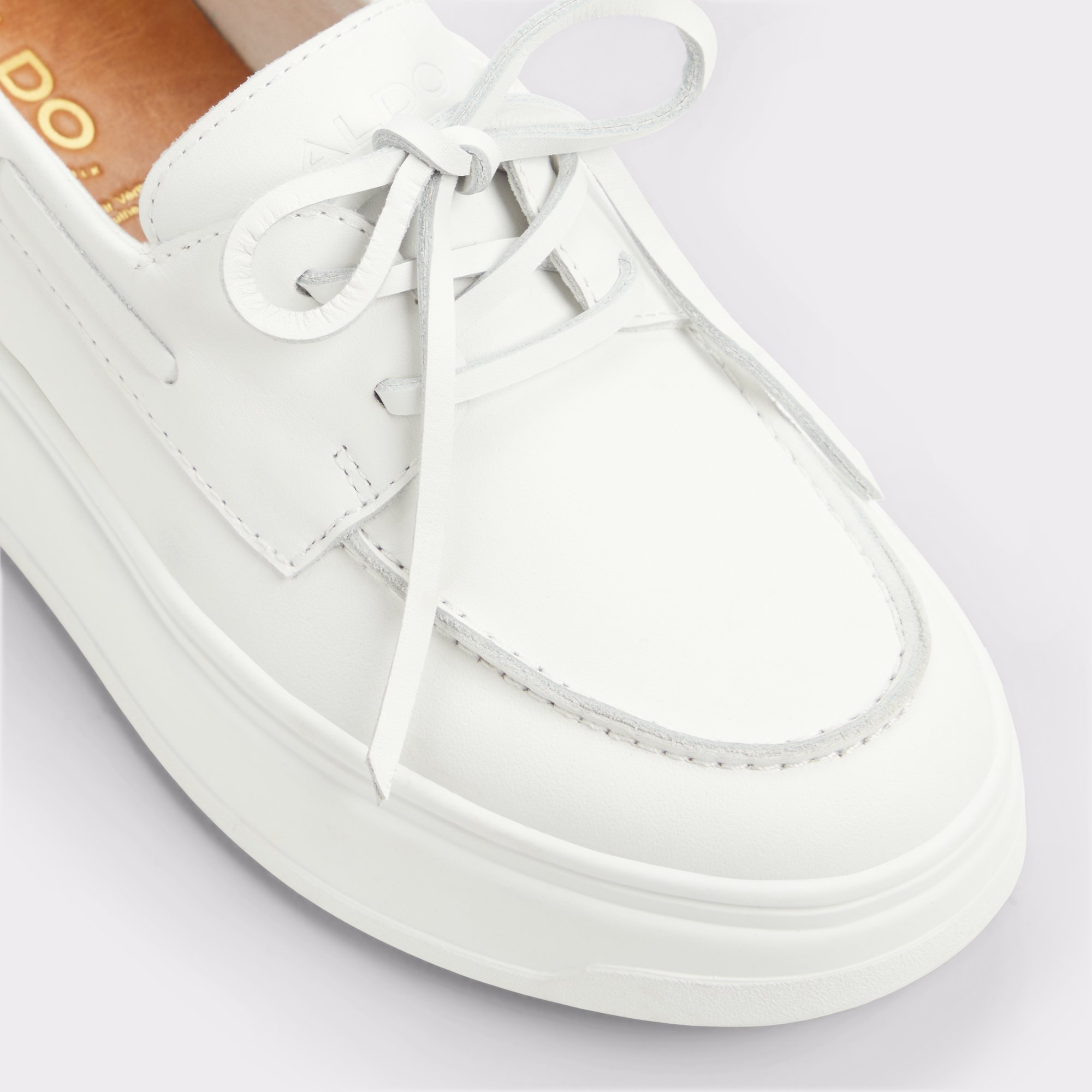 ★ALDO★上品な本革レザー★厚底★Wildbreezeボートシューズ★ Wildbreeze Open White Women's Slip on sneakers | ALDO US
